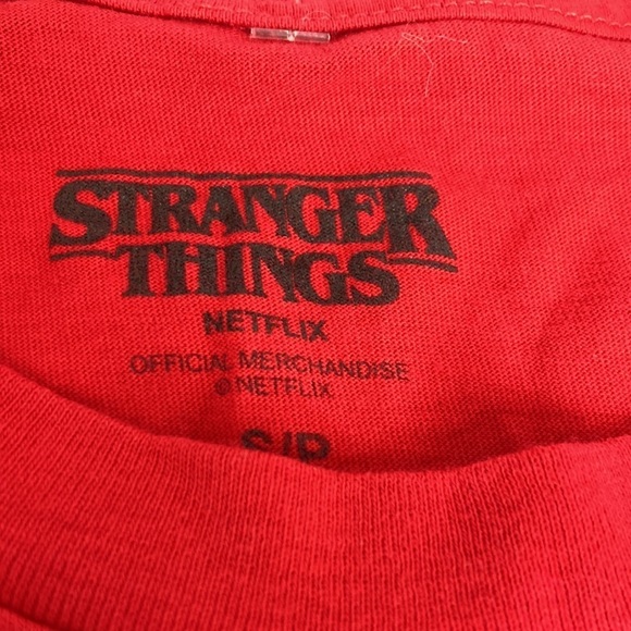 Stranger Things Tshirt Netflix - Picture 3 of 5